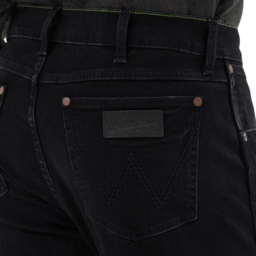Pantalon Wrangler Retro Slim Straight in Blackwell 88MWZ - Image 6
